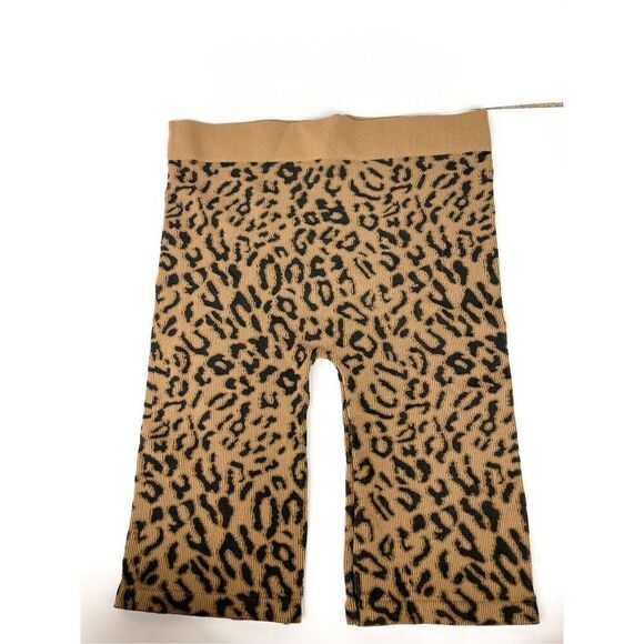 Active‎ USA Leopard Print Ribbed Bike Shorts Size M/L - Picture 1 of 7
